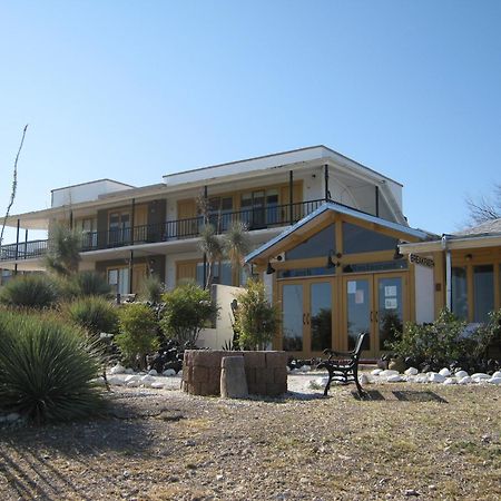 Landmark Lookout Lodge Tombstone Exterior photo