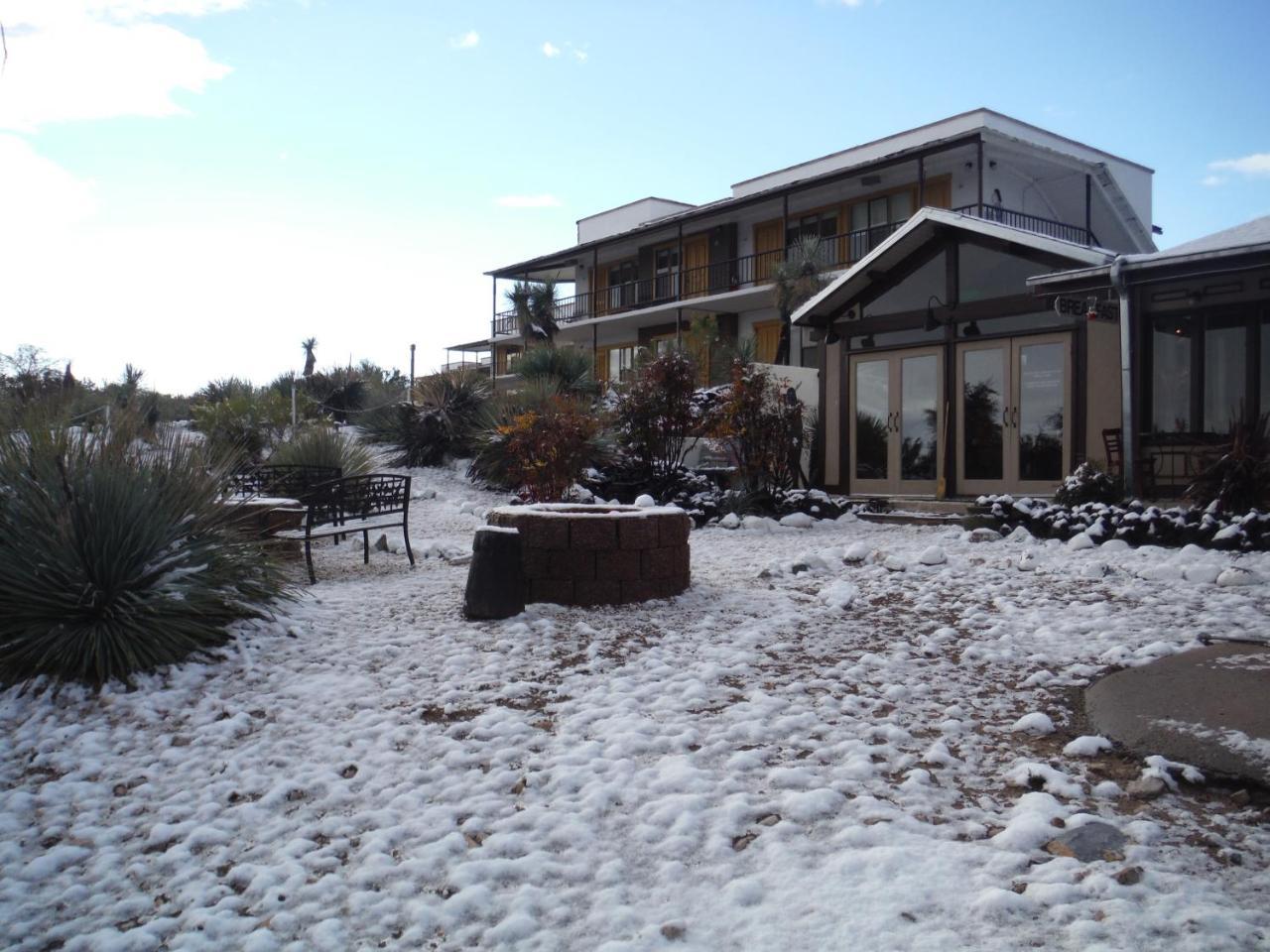 Landmark Lookout Lodge Tombstone Exterior photo